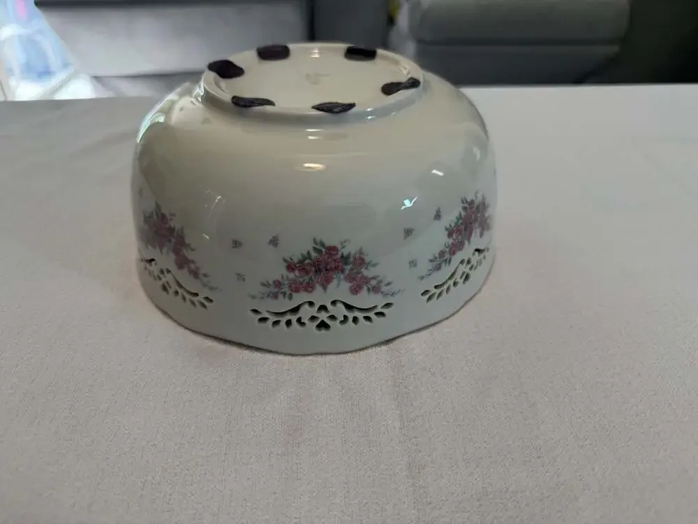 Lenox Petite Rose 8-Inch Pierced Round Serving Bowl with Scalloped Gold Edge